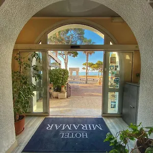 2* Hotel Restaurant Miramar L'orchidee